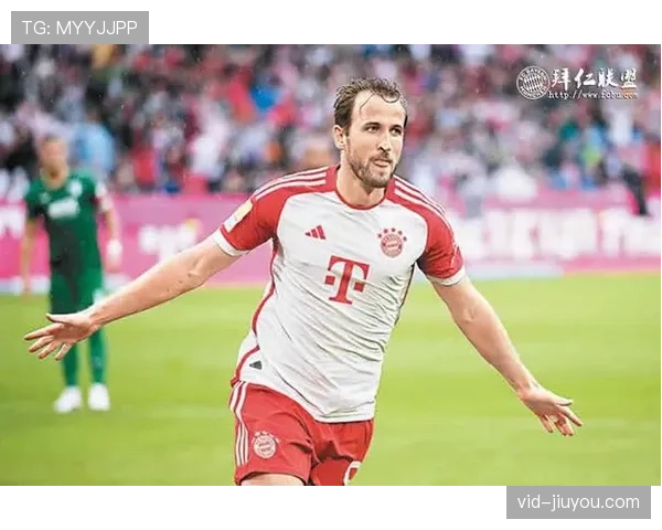 拜仁慕尼黑训练基地对媒体开放，凯恩状态正佳参与全部合练。